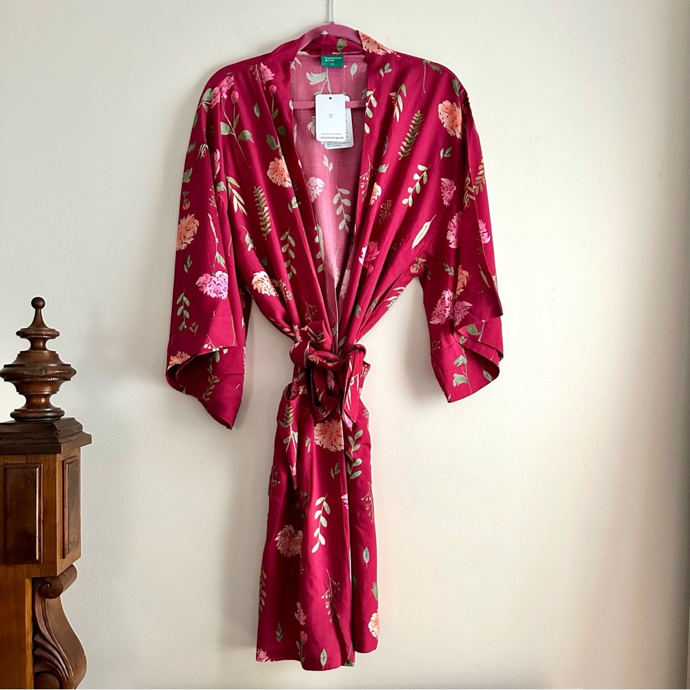 Uncommon Goods Juliet Meeks Birth Month‎ Flower Robe November